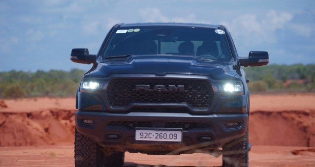 Ram 1500 trở lại thị trường Việt Nam: Giá khởi điểm 3,749 tỷ đồng, thuộc nhóm ô tô con pickup